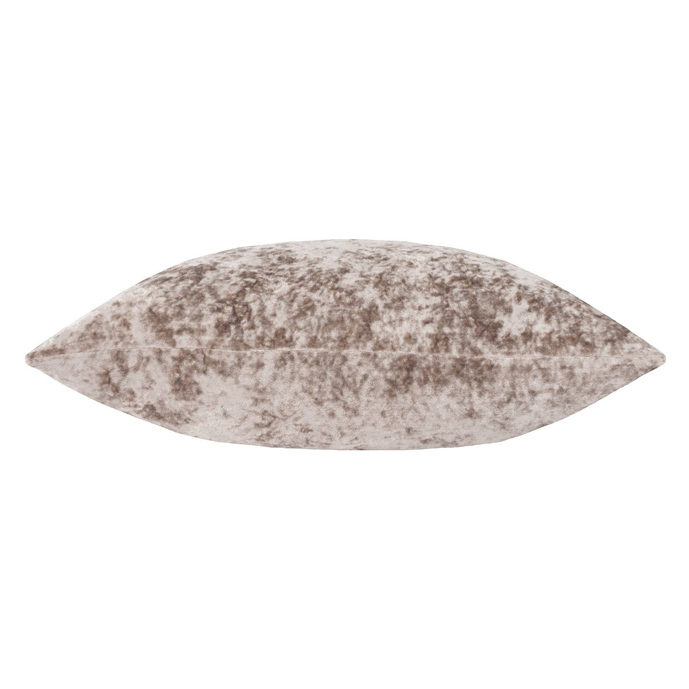 Chic Collective Verona crushed velvet cushion in oyster colour. Shimmering, silky material with a subtle marbled effect. Discreet zipper fastening.