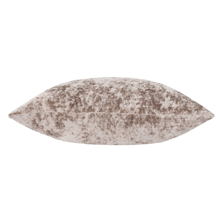 Chic Collective Verona crushed velvet cushion in oyster colour. Shimmering, silky material with a subtle marbled effect. Discreet zipper fastening.